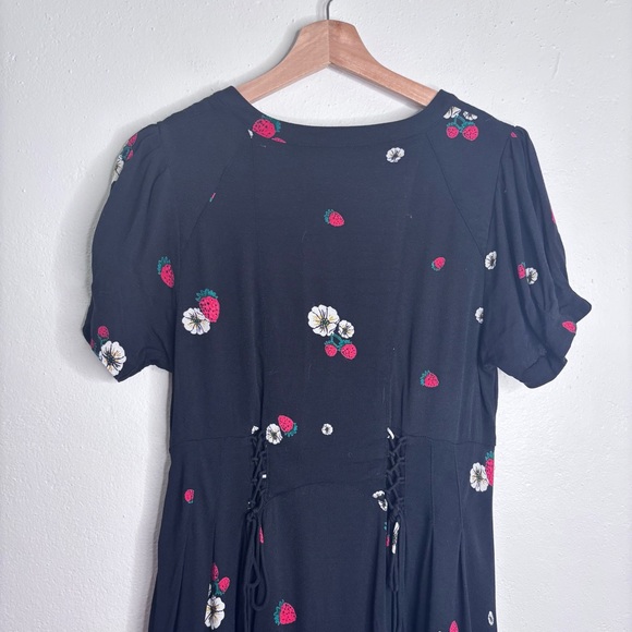Free People Dream Girl Lace Up Strawberry Mini Dress Size 8 EUC - Picture 8 of 12
